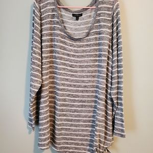 Lane Bryant sweater sz. 26/28
